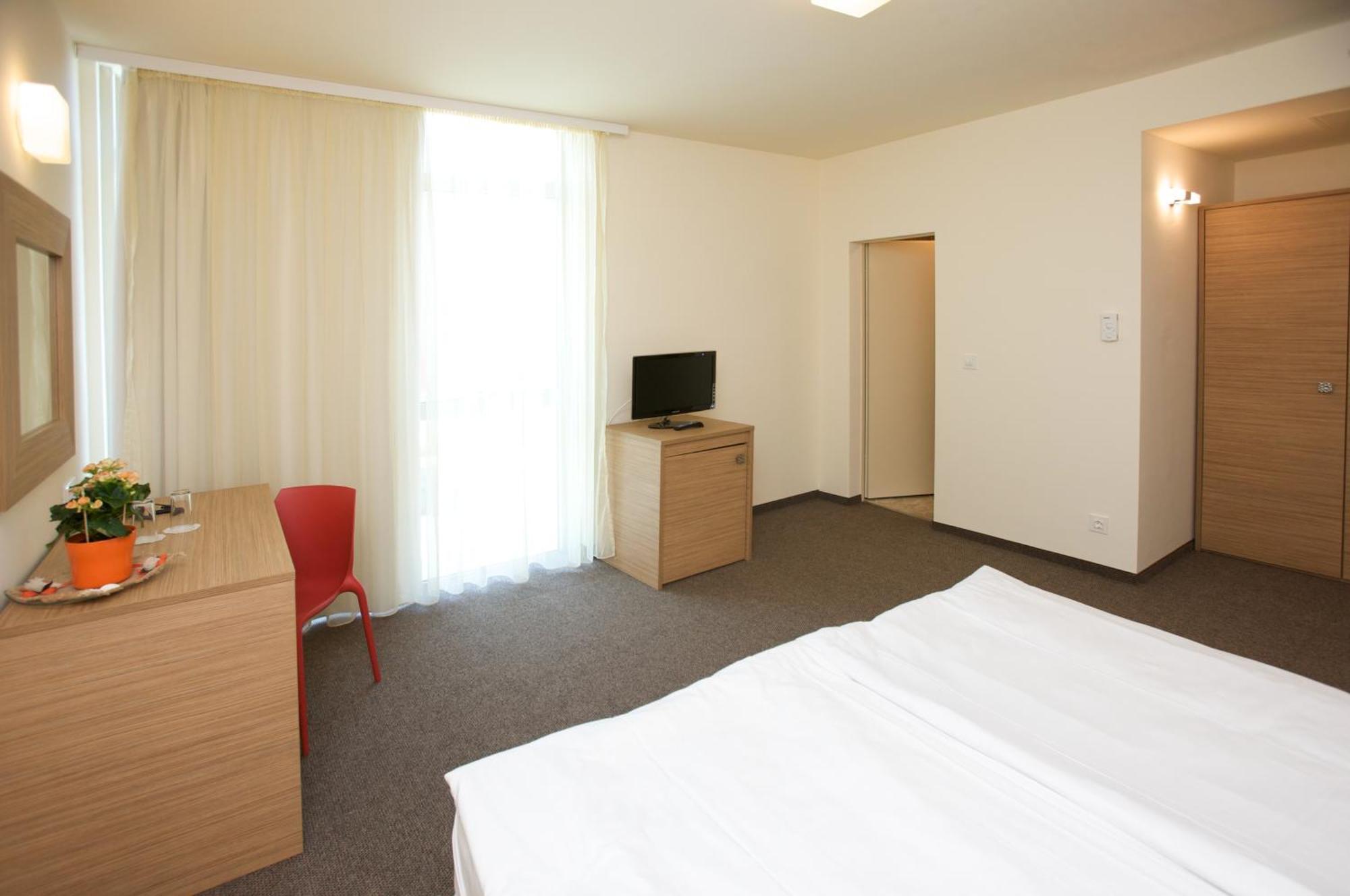Jeravi Club Hotel Πριμόρσκο Εξωτερικό φωτογραφία